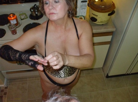 thick booty women riding dildo art nude pictures