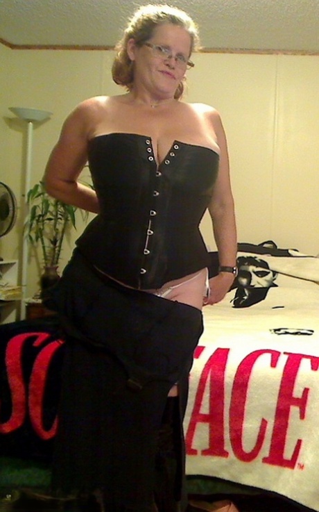 chubby girl homemade top pic