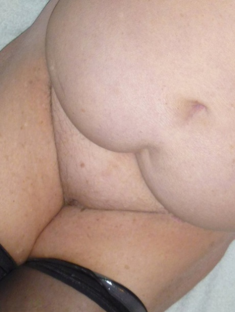 bbw room service art naked img