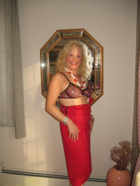 chubby redhead with large breasts gets rammed sexy naked pictures