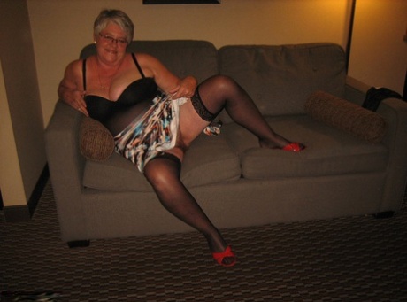 curvy ass wife hd img