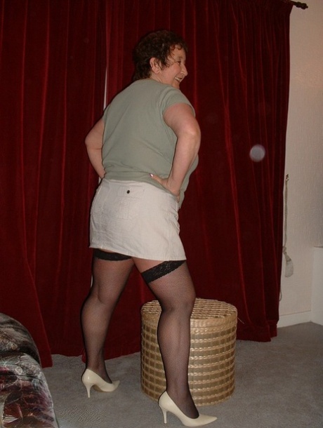 amateur bbw plays with a sextoy naked pictures