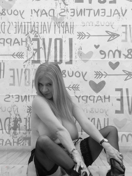 mature large fat lesbian beautiful porn photos