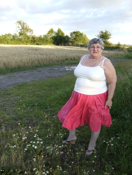 thick black mother art naked photos