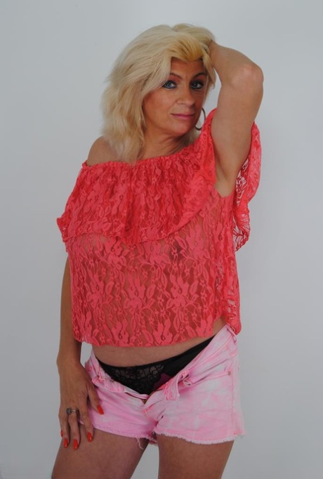 thick milf casting free nude pics
