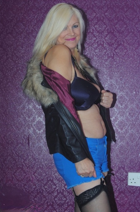 mature bbw wife dressed undressed sexy naked images