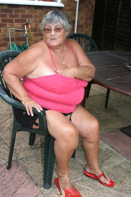 smiley emma bbw free nude gallery