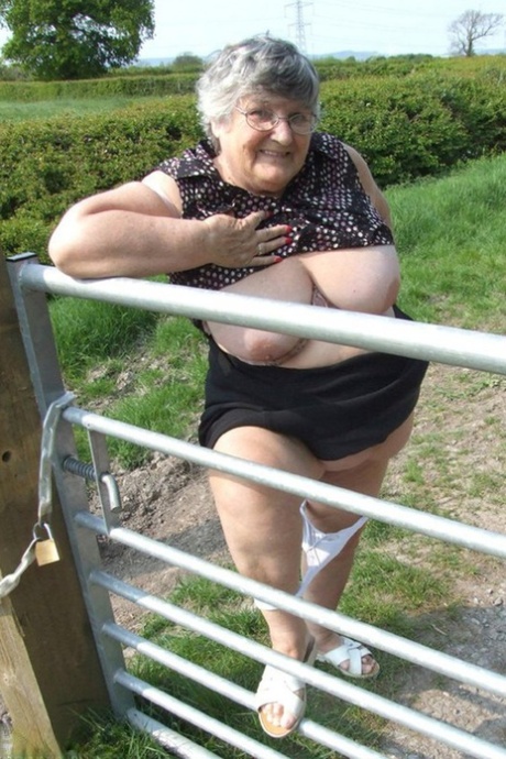 chubby cocksuckera humpdate handjob hot porn pic