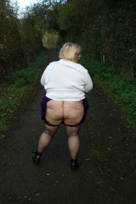 porn bbw mom pov top photo