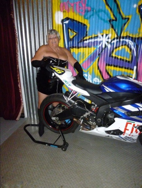 blue haired fat black ghetto whore getting her face fucked raw pornographic img