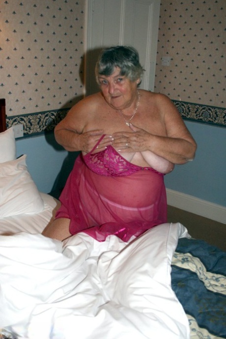 chubby slut gives sexy blowjob top archive