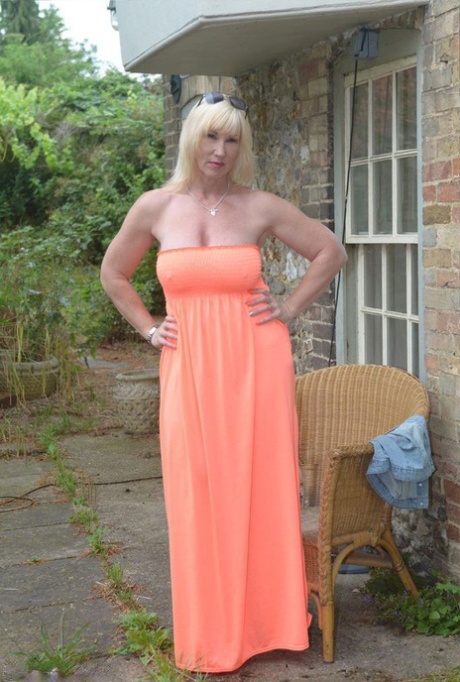 busty blonde bbw hooker sucks rock hard cock art xxx images