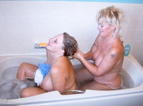fat girl fucks skinny girl free naked picture