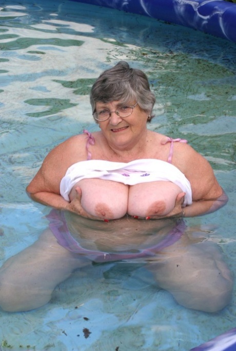 black plump sexy woman beautiful naked picture