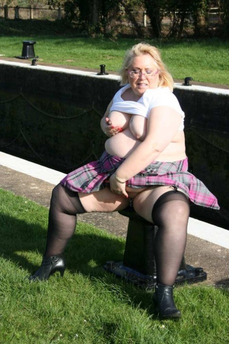 bbw poops beautiful naked photo
