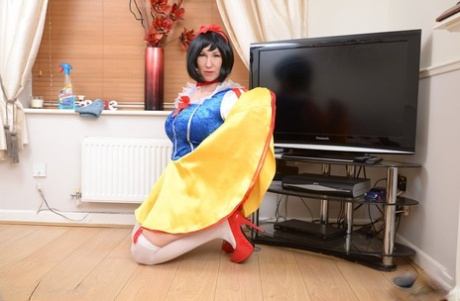 curvy bitch exclusive image
