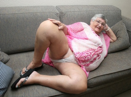 thick ebony bottom naked galleries