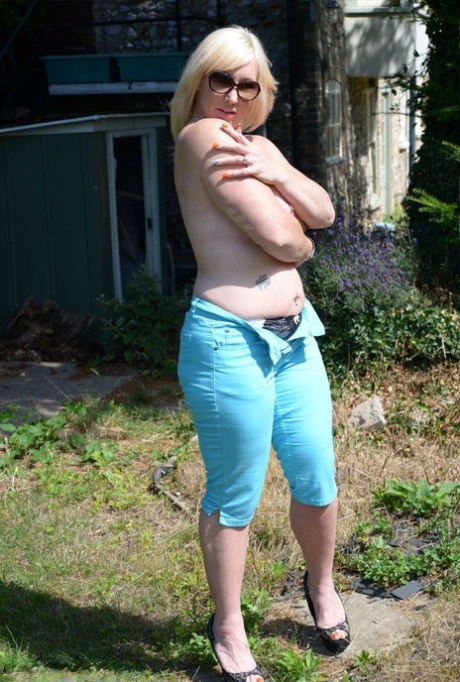bbw white woman hot naked image