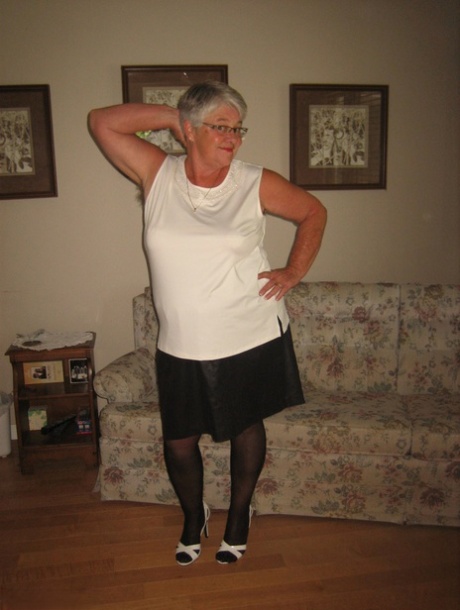 hot milf likes it when i slap her big ass nice pic