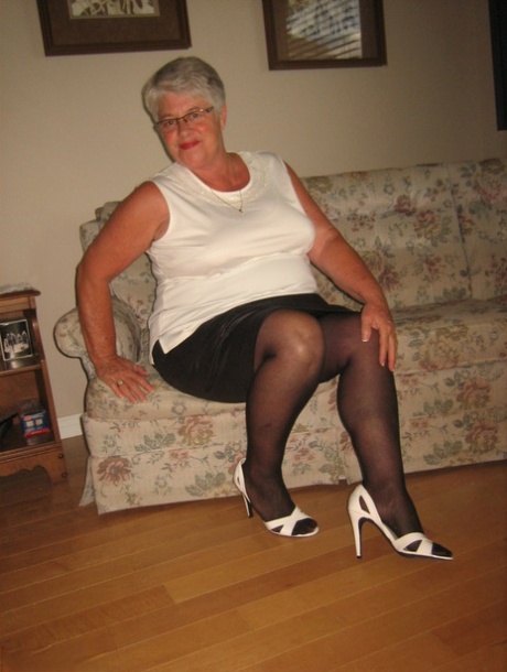 chubby horny mature woman sex images
