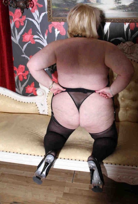 thick pregnant latina beautiful naked photos