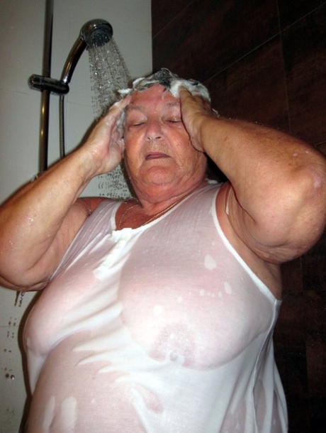 friend flashing bbw pussy sexy naked pics