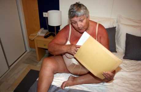 ugly but thick nudes archive