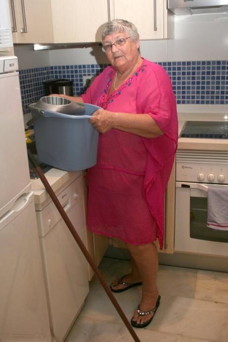 spanish fat granny anal free nude galleries