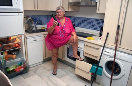 thick asian midget erotic pictures