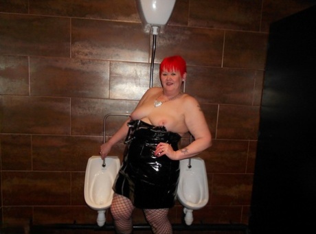 extra curvy hottie gives massage than goes super dirty free sexy photo