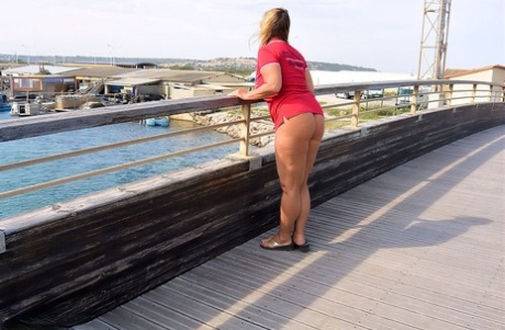 huge booty slut sitting best picture