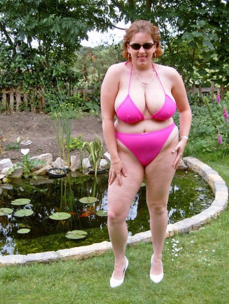Curvy Claire model sexy img