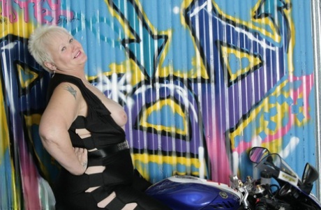 alyssa west chubby blonde threesomes free xxx pic
