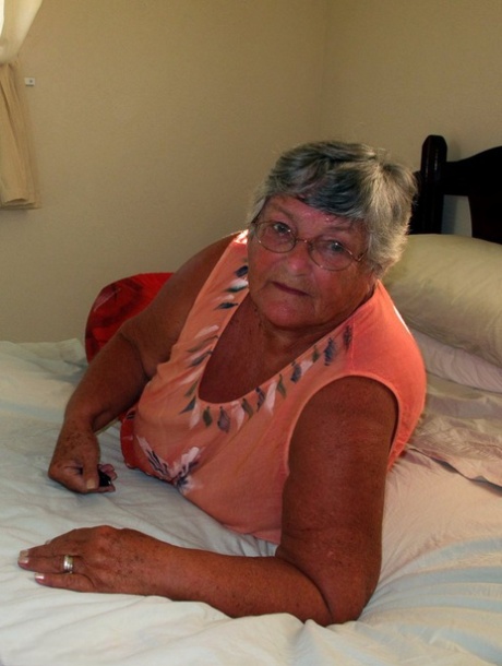 fat housewives nudes img