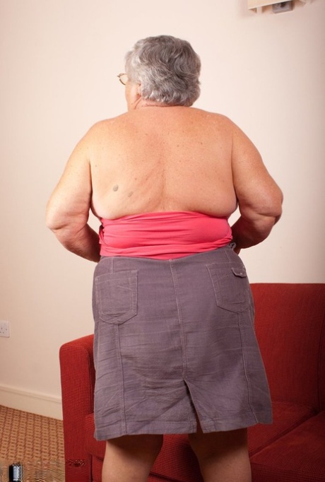 thick busty wife nudes pic