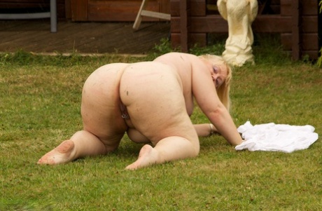 bbw playing with here pussy free sexy pics