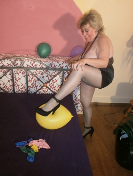 horny chubby mom hardcore fucking with her skinny boy nudes images