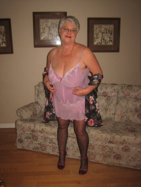 chubby moms big tit squirt free nude pictures