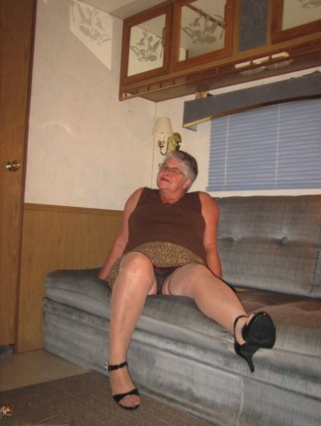 sampling a thick male pecker beautiful porn img