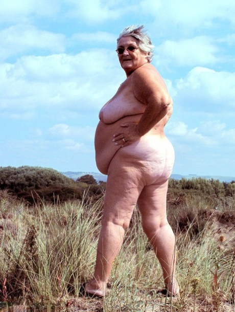 fat clitoris sexy nude img