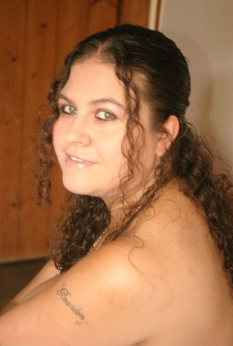 amateur big booty latinas free nude pictures