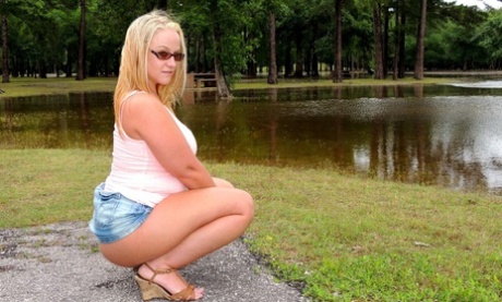 thick stepsister pov naked gallery