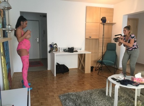 thick girlfriend exclusive picture
