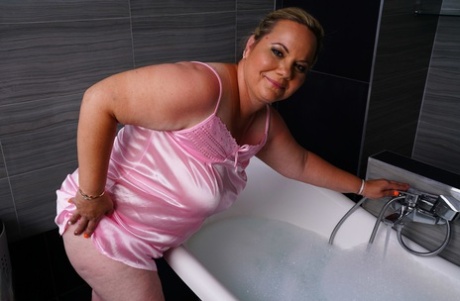 ebony bbw goddess ass worship bubble bath hottub fetish beautiful porn img