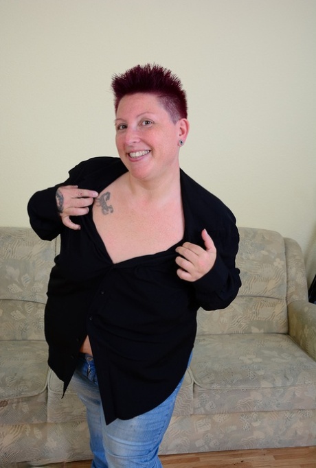 ass chubby mature spread sex pictures