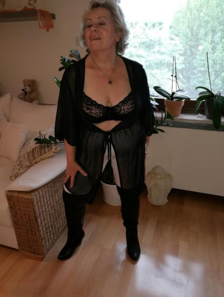 chubby audition clit masterbating art porn photo