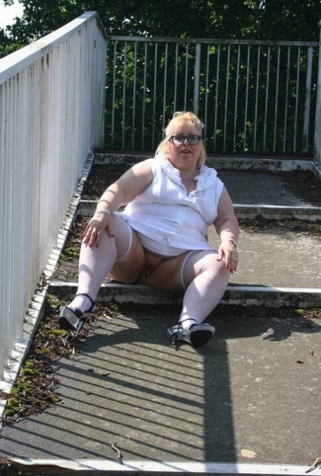 bbw milf loves her bubble butt spanked sexy galleries