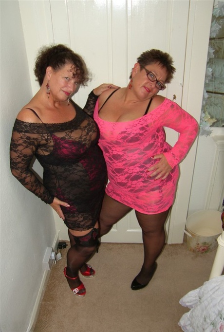 curvy moments hot naked pictures
