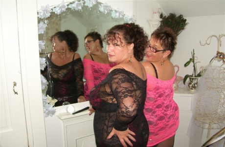 fat wife loves anal fingering free xxx gallery