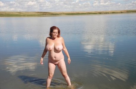 eating fat pissing gilf beautiful picture